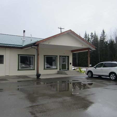 Bell Mountain Motel Mcbride エクステリア 写真