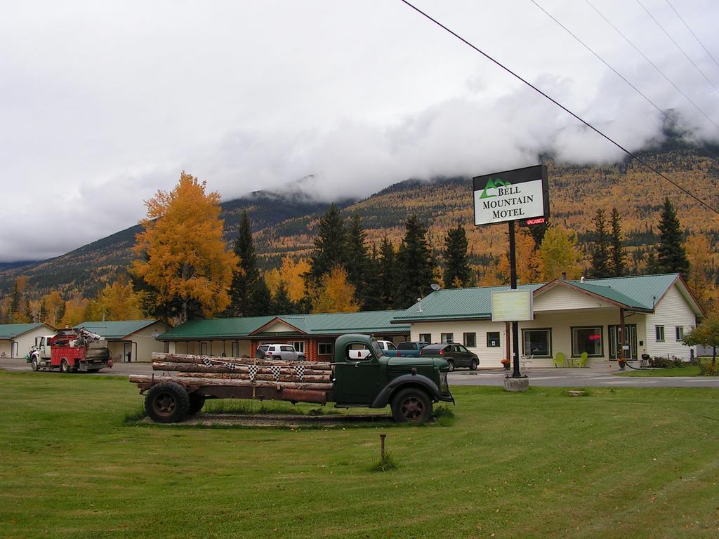 Bell Mountain Motel Mcbride エクステリア 写真