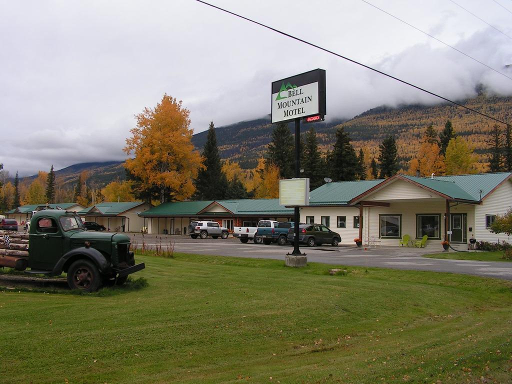 Bell Mountain Motel Mcbride エクステリア 写真