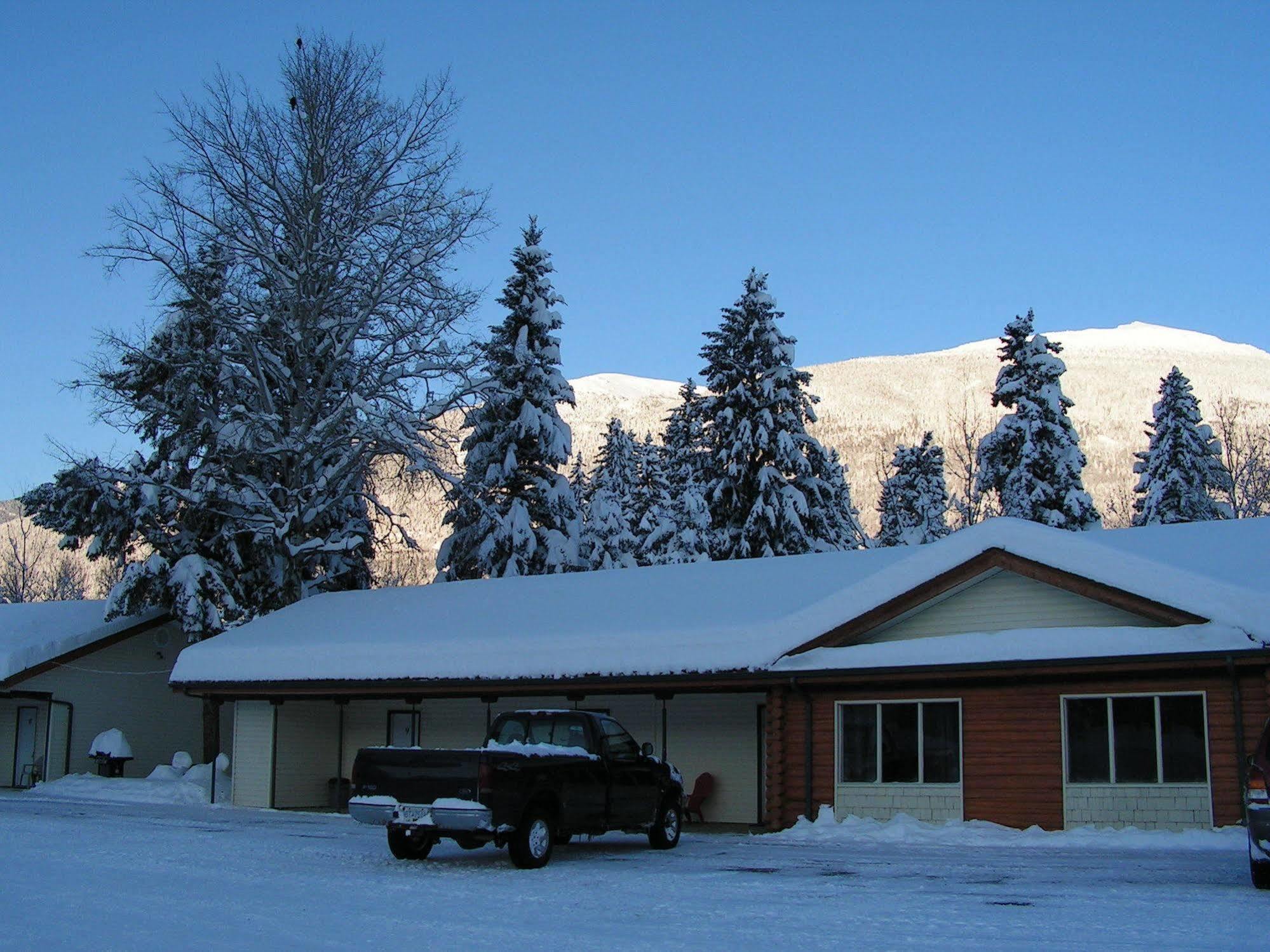 Bell Mountain Motel Mcbride エクステリア 写真