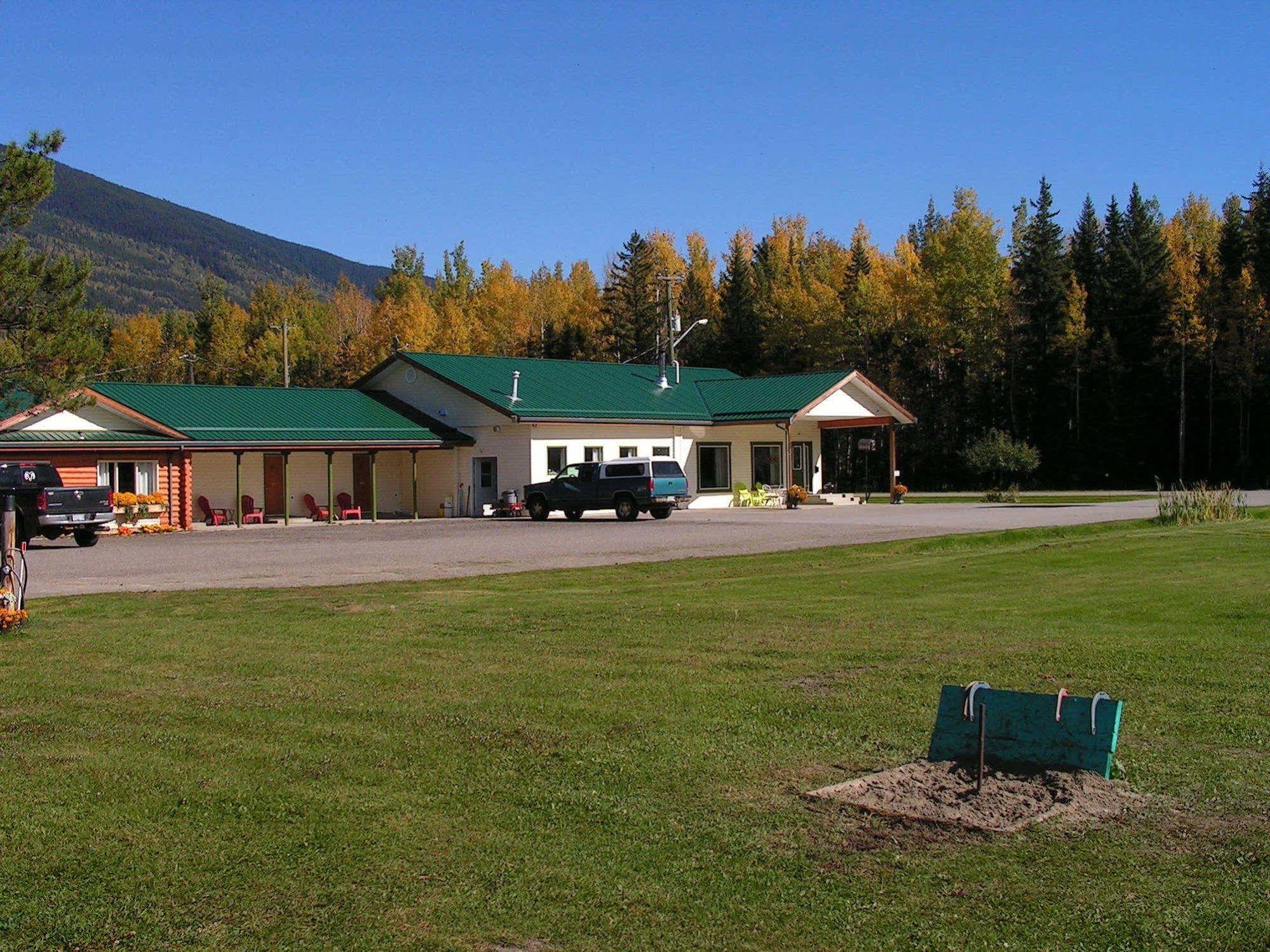 Bell Mountain Motel Mcbride エクステリア 写真